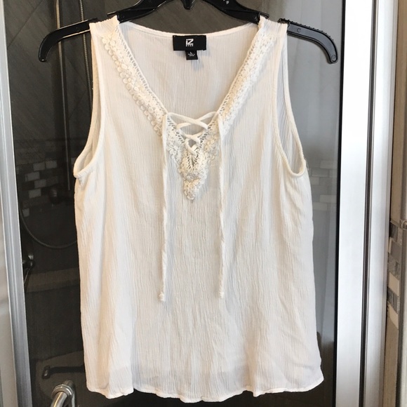 Iz Byer Tops - EUC- Lace up Tank Top